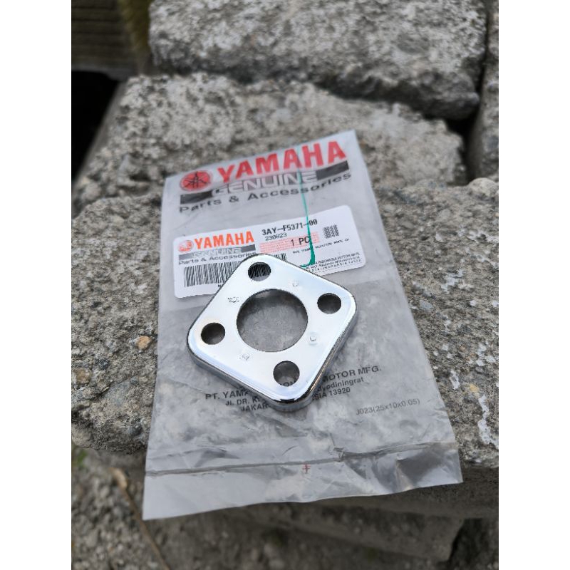 รีเทนเนอร์/แผ่นครอบลูกลอยถังน้ํามัน F1ZR, โครเมียม F1Z, Force 1, Vega, Jupiter Z, Jupiter MX, Nouvo, Mio, Scorpio ZOriginal Yamaha YGP100% Original Yamaha รหัสส่วน Yamaha แท้: 5ER-H57-00 new chrome cubel