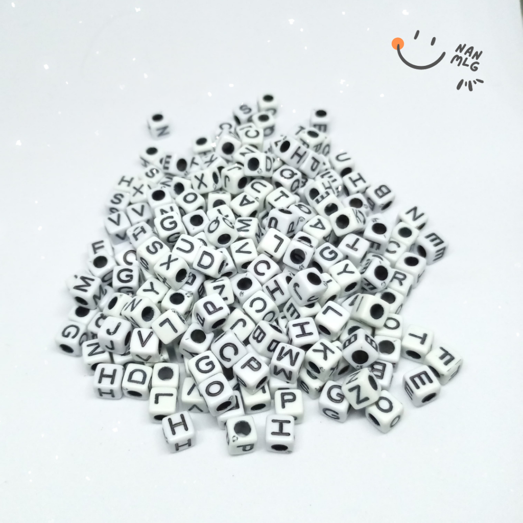 [CHOOSE LETTER] ALPHABET LETTER BEADS WHITE CUBE BOX nanmlg 0910