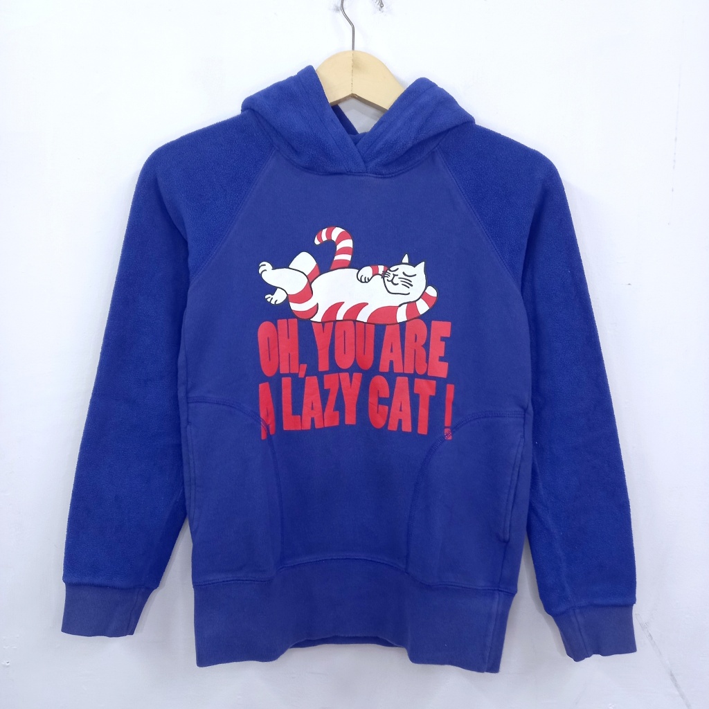 Lisa Larson x Uniqlo a Lazy Cat เสื้อฮู้ด