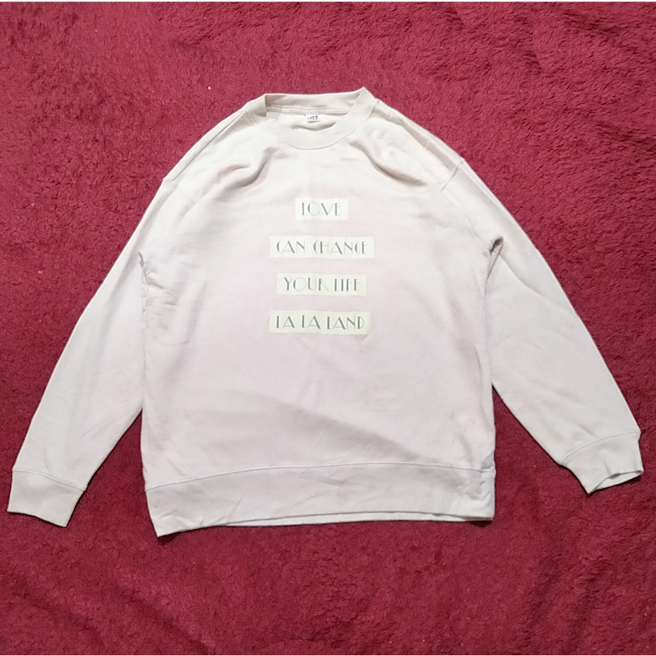 เสื้อสเวตเตอร์ คอกลม Uniqlo UT x Lionsgate x Lalaland Size L