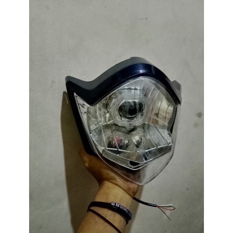 ไฟหน้าสะท้อนแสงไฟหน้า Vixion Old Oval Plus Bild Ala Ala Ala Ala Ala 2.5 นิ้วติดตั้งแล้ว
