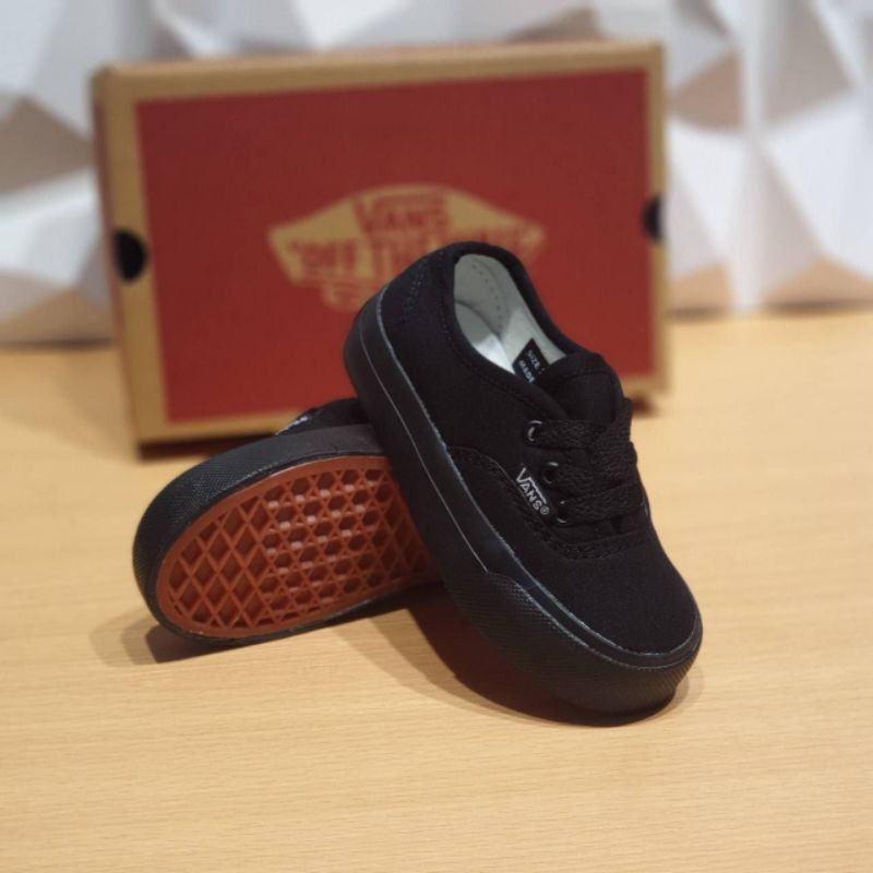 Hitam ของแท้สีดํารองเท้าเด็ก Vans Boys Girls รองเท้านําเข้าคุณภาพรองเท้าผ้าใบลําลองสําหรับชายหญิงโรงเรียน