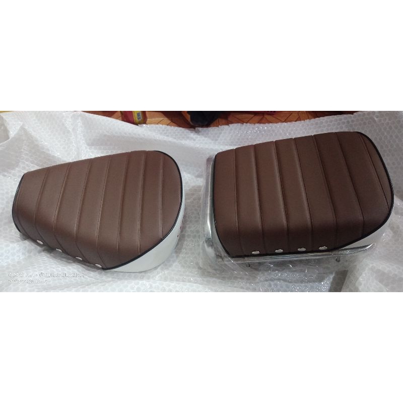 ชุด PITCH SADDLE SADDLE HONDA C50 C70 C90 แบบจําลอง GOOD SPONGE ANTI-FLAT BROWN สีขาว SIDE LINE