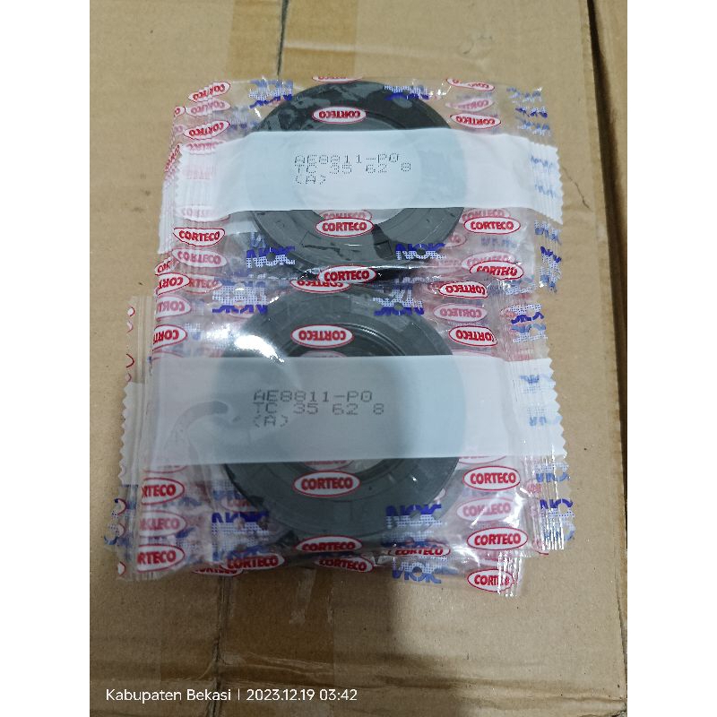 ซีลน้ํามัน NOK AE8811P TC 35X62X8 35*62*8 35 62 8