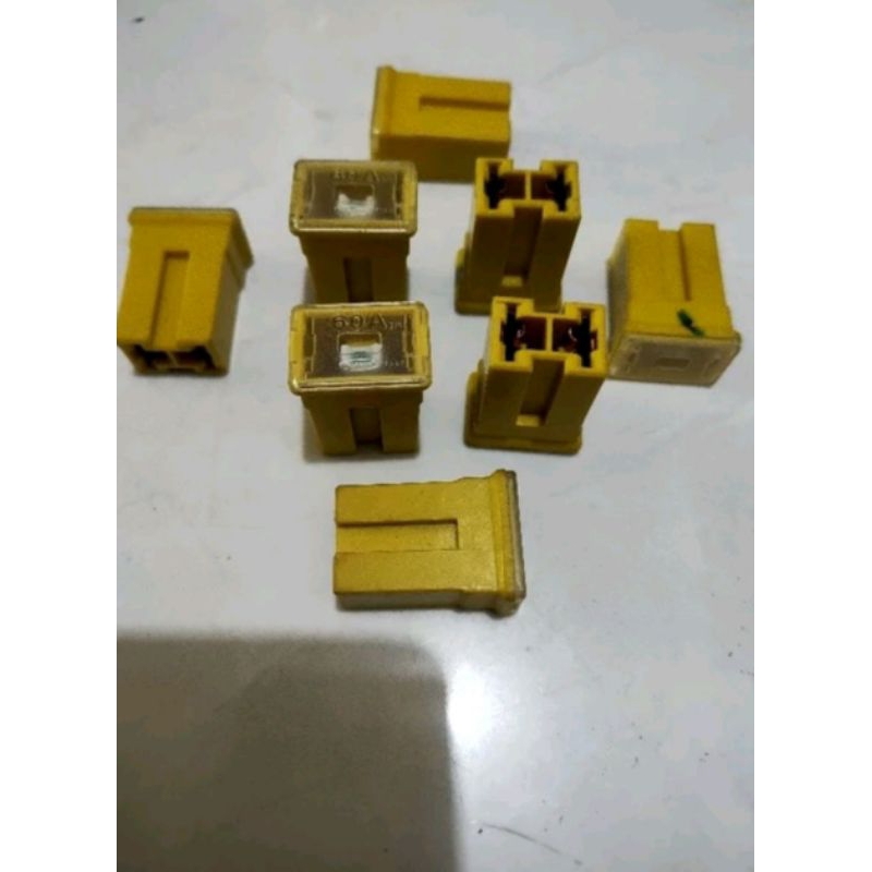 60 CAMPER YELLOW CENTER SIKRING ราคาต่อ 1 ชิ้น