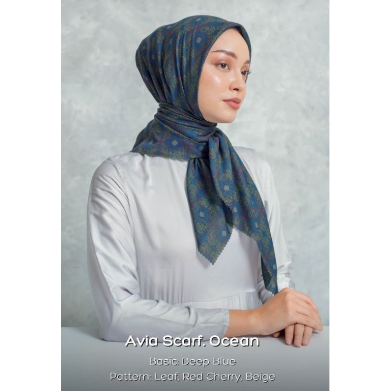 AVIA ผ้าพันคออาเวีย by Heaven Lights