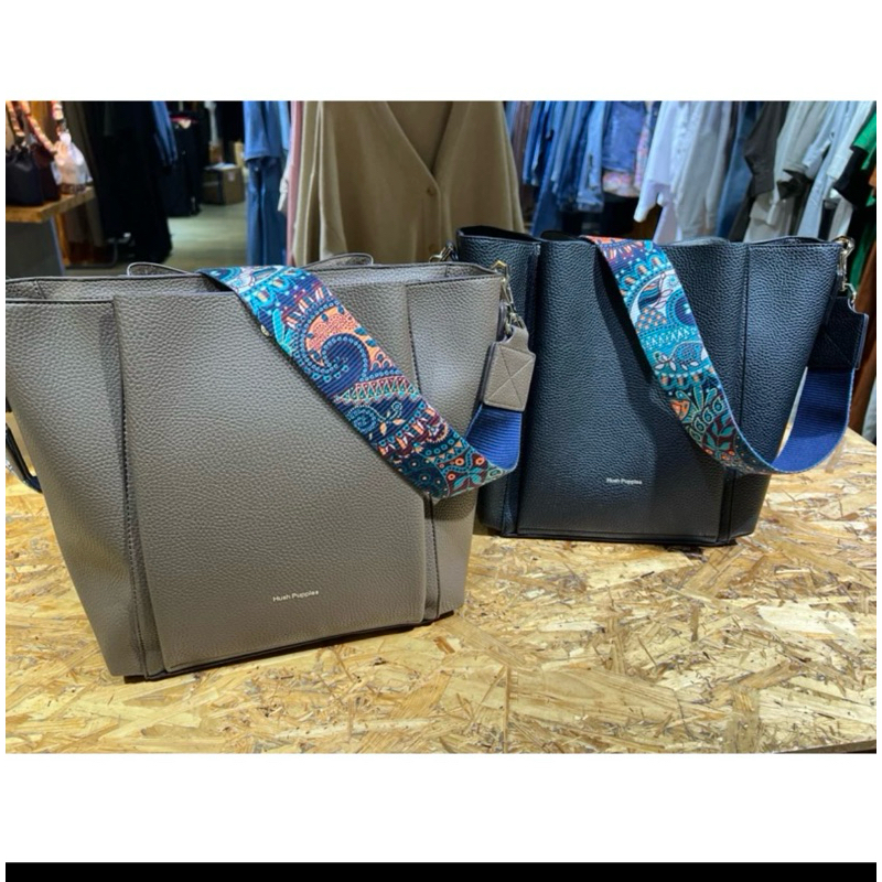 HUSH PUPPIES Preloved hush puppy Bag สีเทา ไซส ์ กลางเหมือนใหม ่