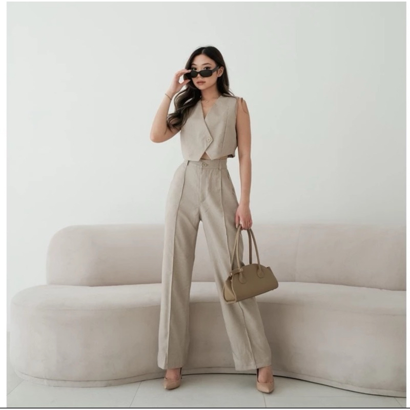 Tavia The Label KHLOE VEST SET สีกากี S/M