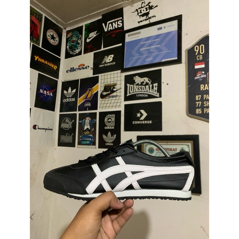 Onitsuka Tiger Mexico สีดําสีขาว