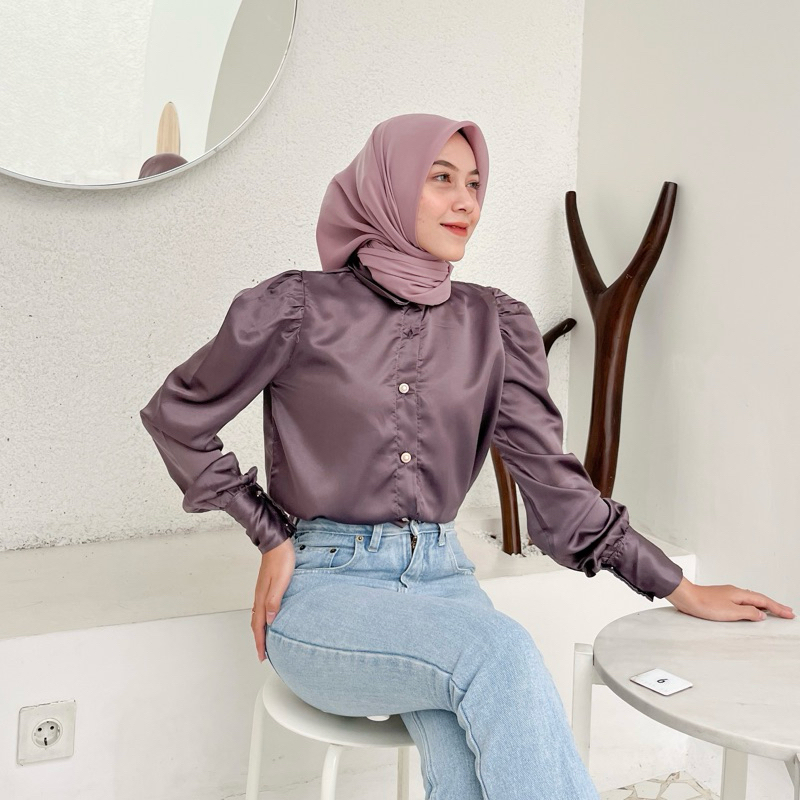 AQELLA PUFFY SHIRT โดย Dippew