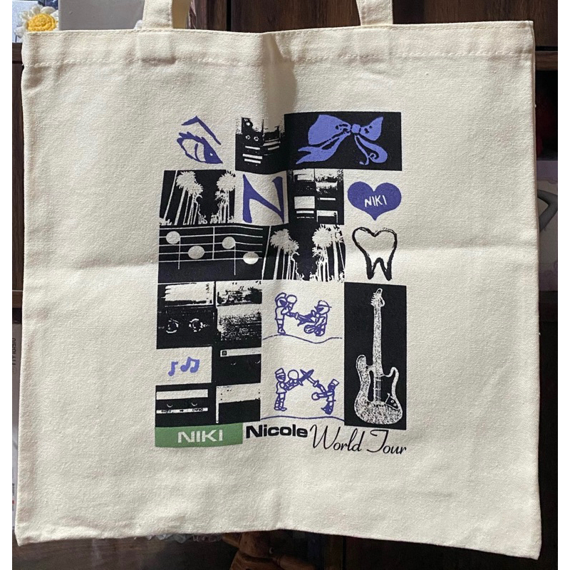 Nicole WORLD TOUR TOTEBAG สินค้าอย่างเป็นทางการ NIKI