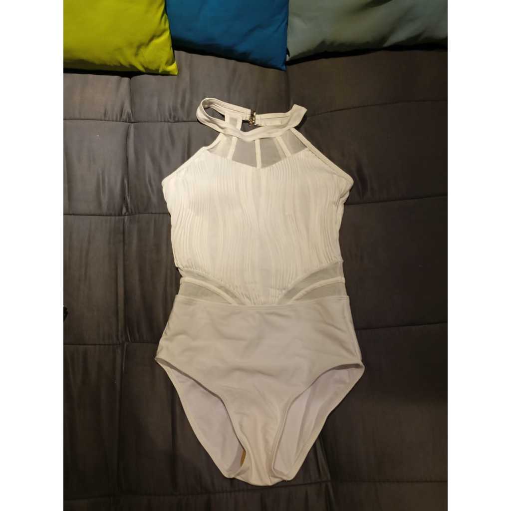 BVN ชุดว่ายน้ําผู้หญิงคล้องคอสีขาว