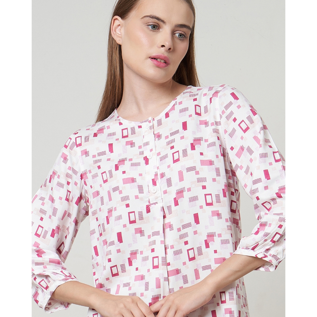 MCB เสื้อผู้หญิงบทคัดย่อพิมพ์ V คอปกติขนาดใหญ่ Nimo สีชมพู | 55.5101074