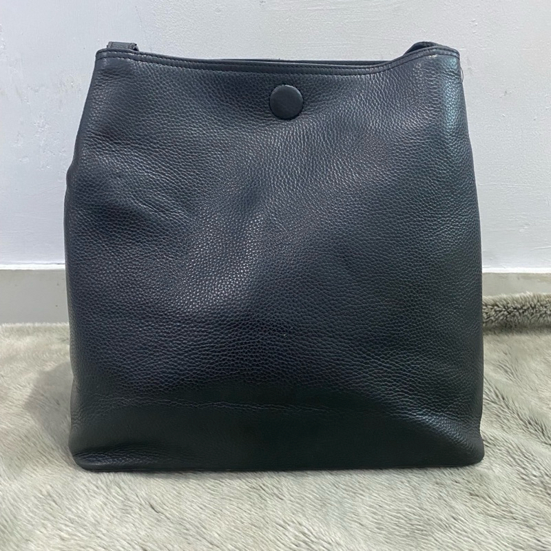 กระเป๋าสะพาย Hobo della stella preloved