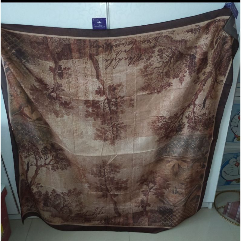 Mandjha Silky Ivan Gunwan Fashion Scarf Original Classy Glam Special Free Box Black, Ready หลากหลายร