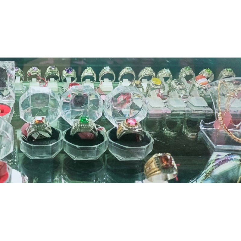 แหวนอัญมณี AUCTION**