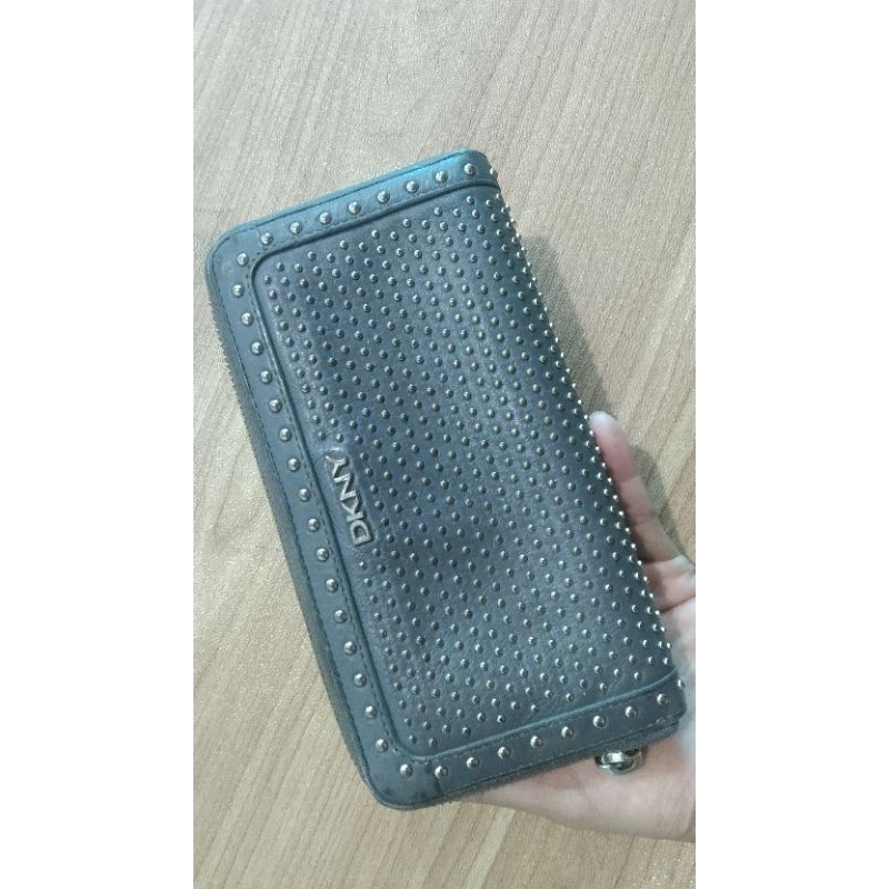 กระเป๋าสตางค์ Preloved dkny stut