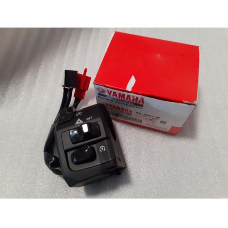 สวิตช์, HANDLE/HOLDER RIGHT SWITCH LEXI 125 ORIGINAL YAMAHA 3B3F-H3973-01