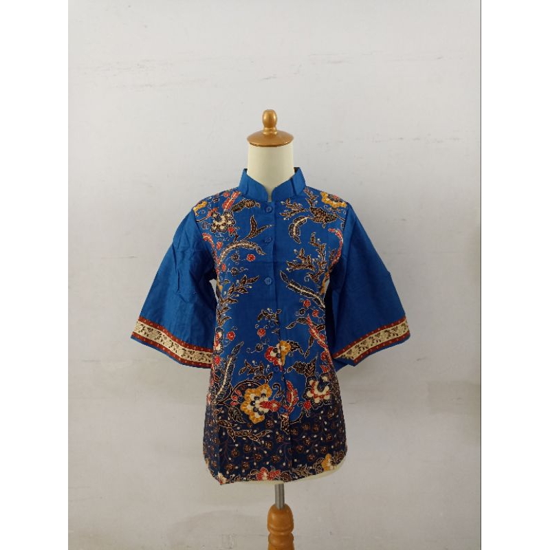 สํานักงานคุณภาพสูงระดับพรีเมียมสําหรับผู้หญิง BATIK BLOUSE 942HM57 ขนาด M เท่านั้น