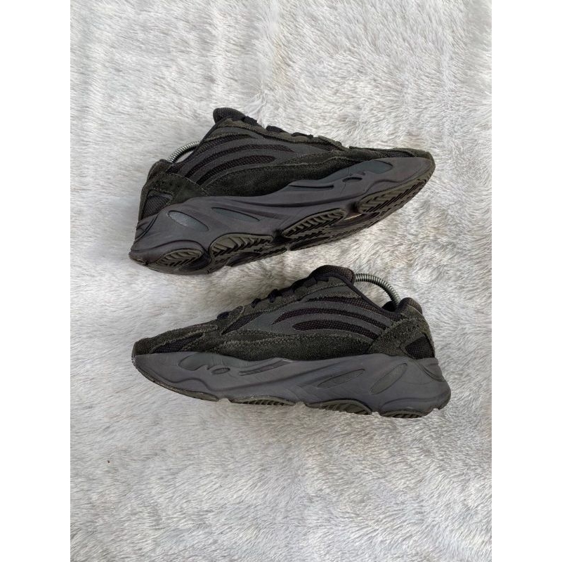 Adi das Yezzy 700 ขนาด 43/27.5cm