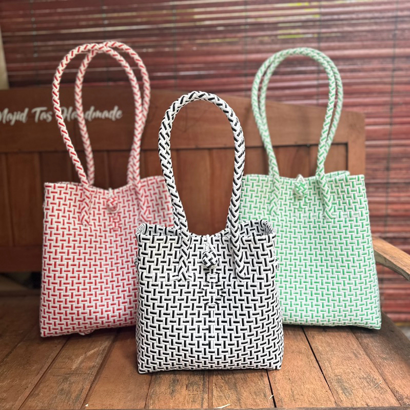 MAJID HANDMADE BAG - CLASSIC WHITE STRIPED JALI BAG