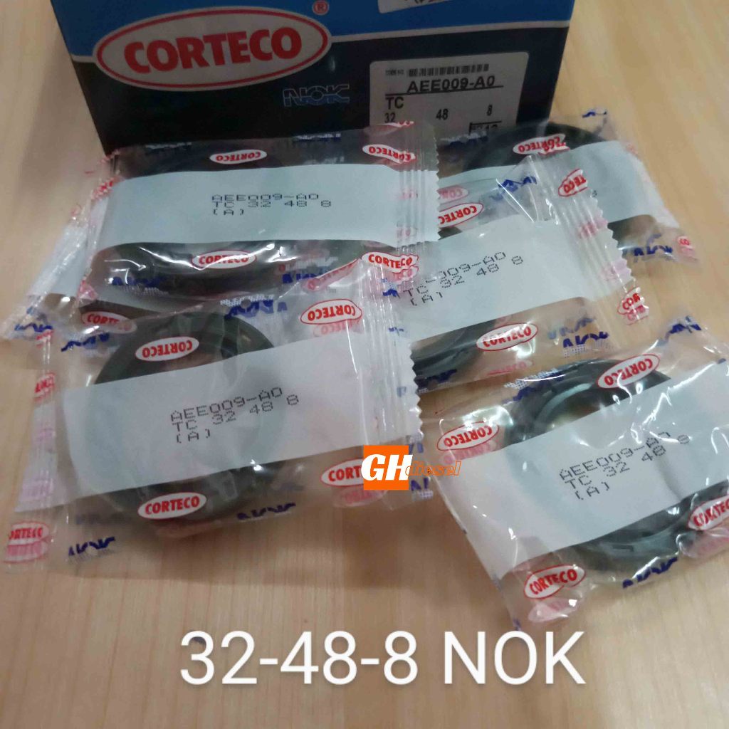 ซีลน้ํามัน TC 32 48 8 / 32 52 11 / 35 48 8 / 35 52 9 / 35 55 11 NOK TTO YANMAR SINGKAL WHEEL SEAL / 