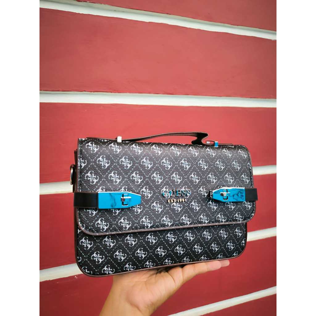 Guess กระเป๋าสะพายข้างผู้หญิง - พรีเมี่ยม