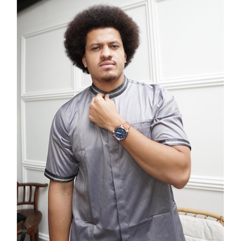 AKYAZ MUSLIM WEAR SHORT-SLEEVED KOKO SHIRT, RUWAIS MOTIF SERIES โดย AKYAZ