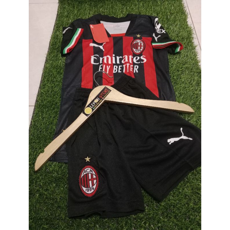 เสื้อกีฬาแขนสั้น ลายทีม Milan home ac สําหรับเด็ก 2022 2023