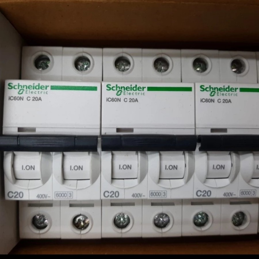 MCB SCHNEIDER IC60N 2P 20A 2phase 6kA A9F74220 MINIATURE CIRCUIT BREAKER 2Pole 2 เฟส 2 P