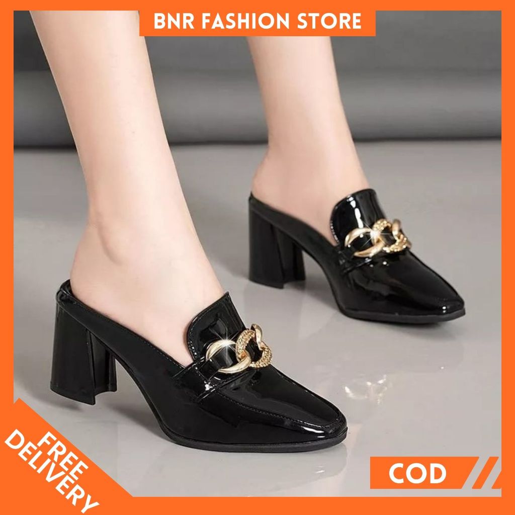 BFS - ปั๊มส้นผู้หญิงแฟชั่น วัสดุมันเงา Silky Gold Chain EG 117