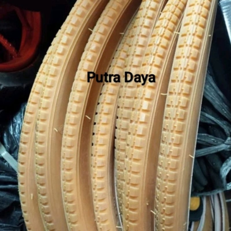 Putih Ctb Polygon Sierra Jengki ยางนอกจักรยาน 26 x 1 3/8 ดิบสีเหลืองสีขาว SWALLOW
