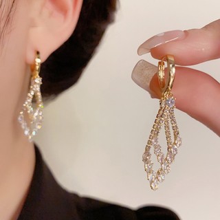AT66 Beli 68K dapat gratis bonus (COD)Anting berlian baja titanium belah ketupat lapis ganda