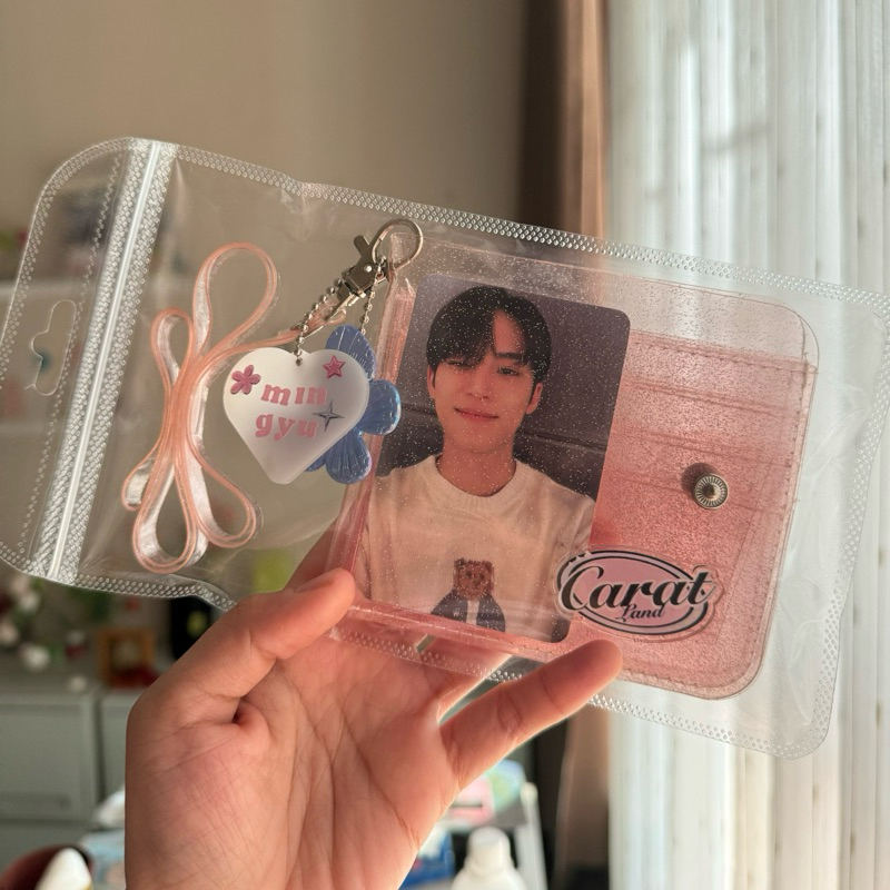 กระเป๋าสตางค์ KPOP**