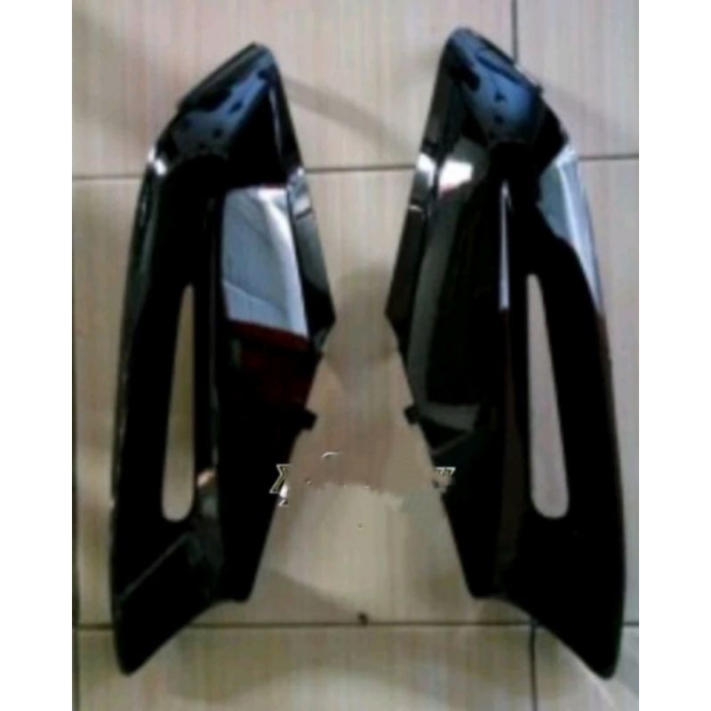 Upper Wing Upper Deck Blade เก่า สีดํา ขวา ซ้าย