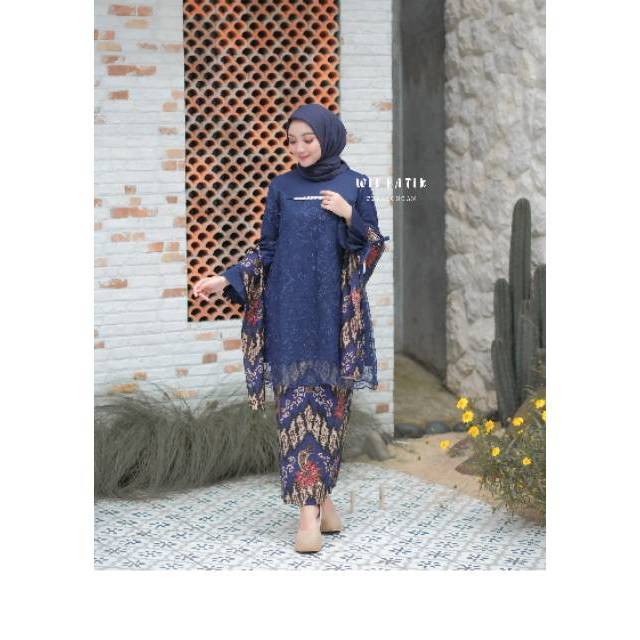 Ada JUMBO / NADIA BROKEN KEBAYA SET LATEST TUNIC MODEL PREMIUM LAYER SATIN COMBINATION OF PEARL ฟรี 