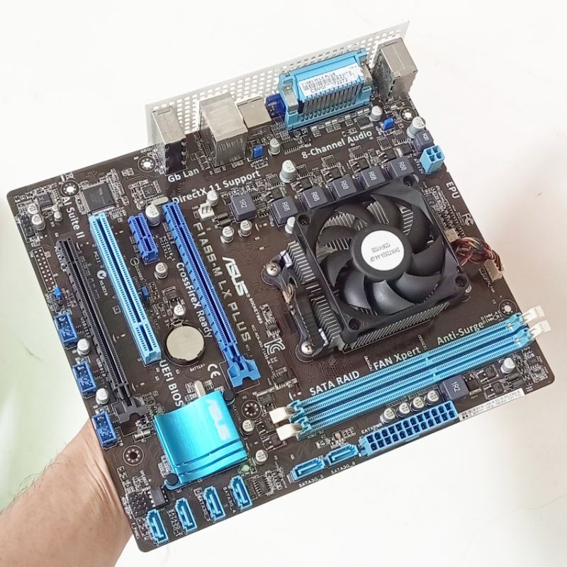 แพ็คเกจ AMD FM1 A8 3870 3GHZ Quad-Core & Asus F1A55-M LX Plus, ช่องด่วน PCI 2 ช่อง