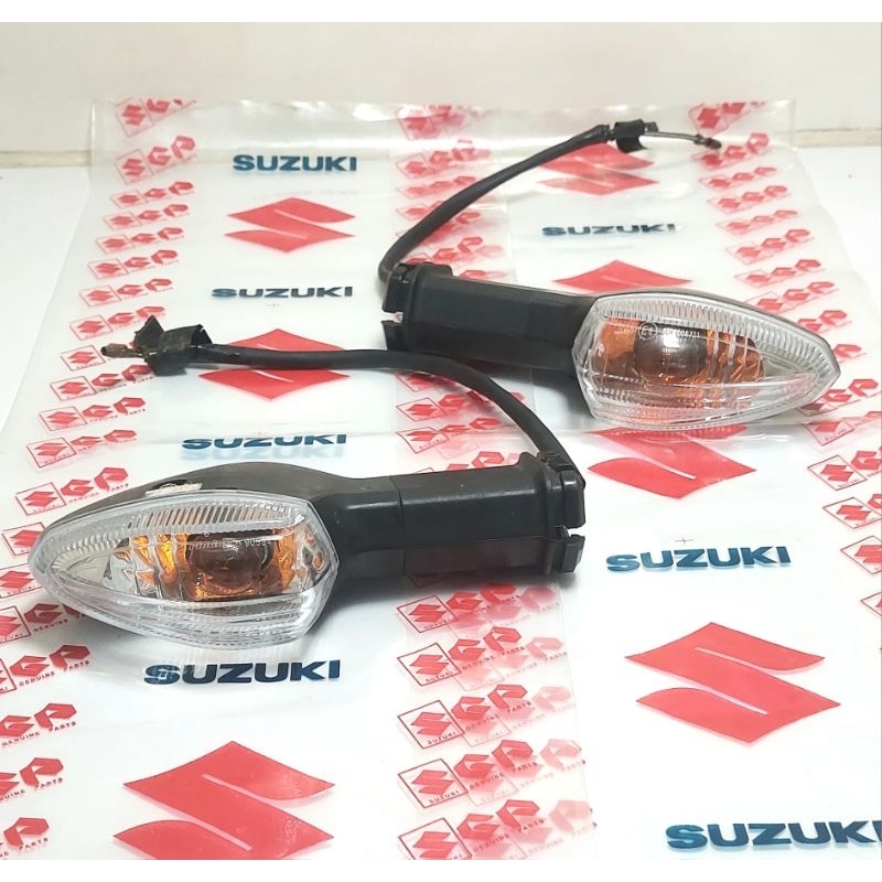 Suzuki GSX R/S 150 ไฟเลี้ยวซ้ายขวาเดิม