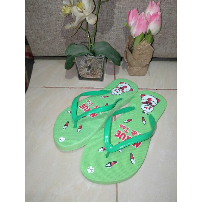 รองเท้าแตะฟองน้ําสําหรับผู้ใหญ่ Mixue / รองเท้าแตะผู้หญิง Flip Flops