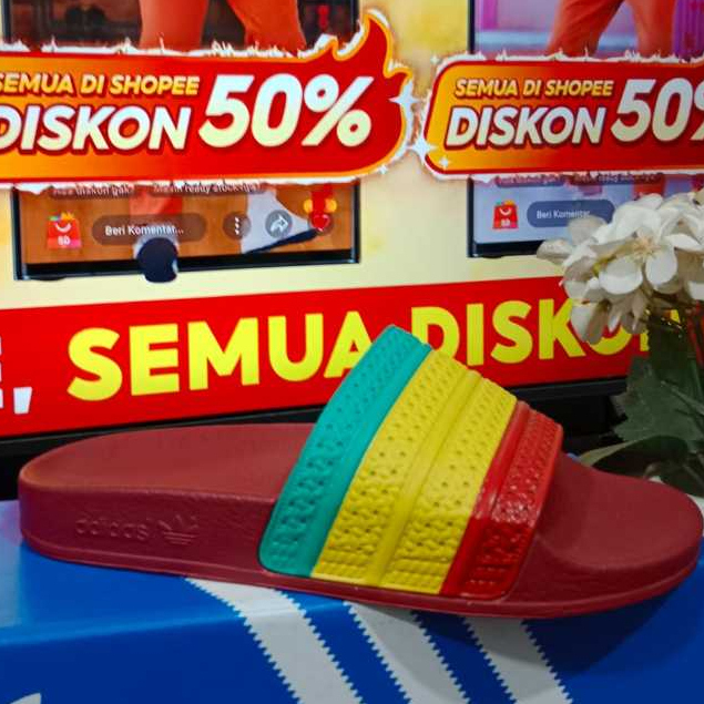 รองเท้าแตะสไลด์ธงอินเทรนด์สําหรับผู้ชายและผู้หญิง