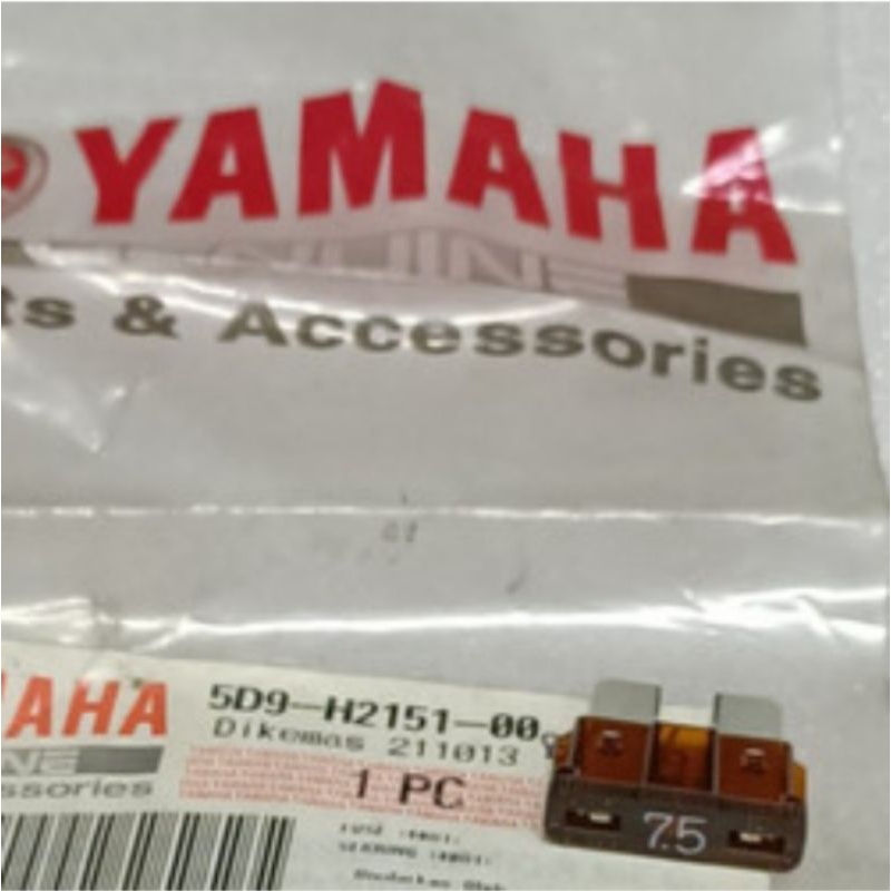 ฟิวส์ 7.5A ของแท้ Yamaha Vega ZR Vega RR Jupiter zx Mx king การสอบ / 5D9-H2151-00