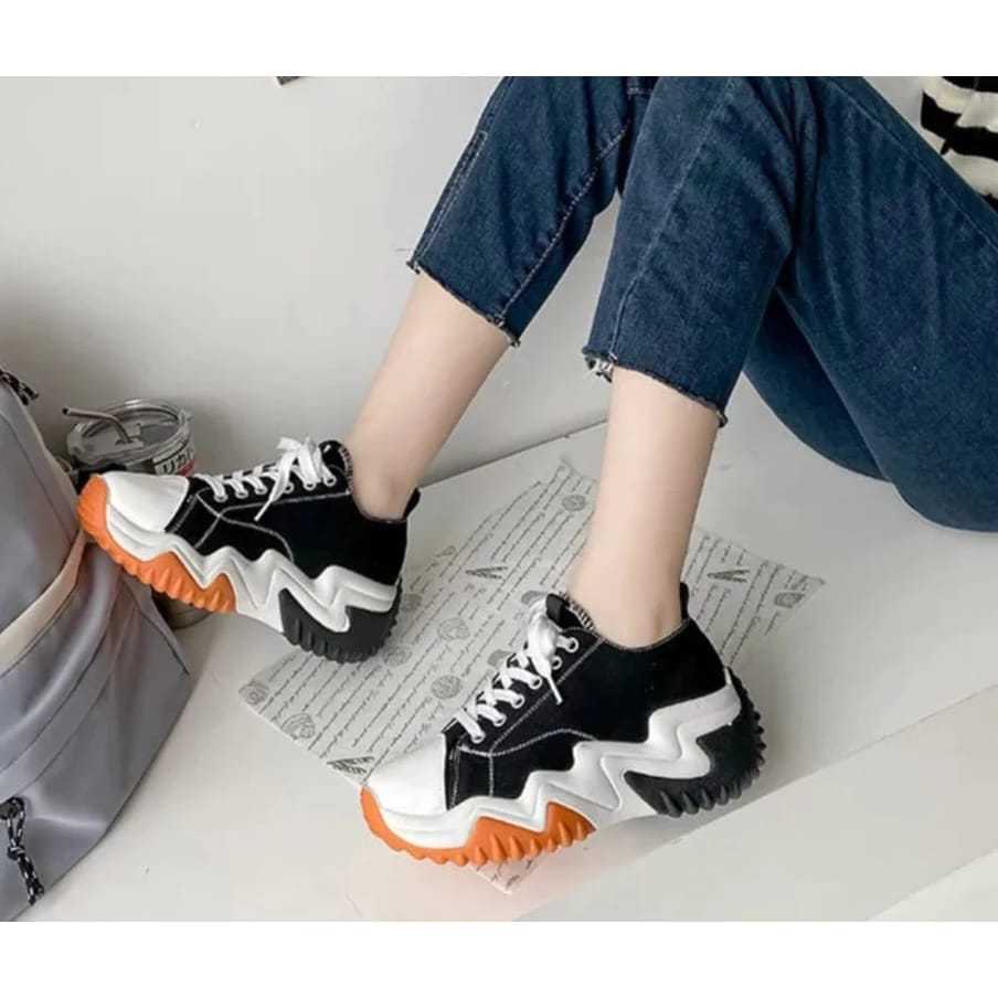 ผู้หญิง & 39;S รองเท้าผ้าใบ SEMI BOTS INSOLES LIMITED EDITIONS TREND WOMEN & 39;S รองเท้าลําลอง