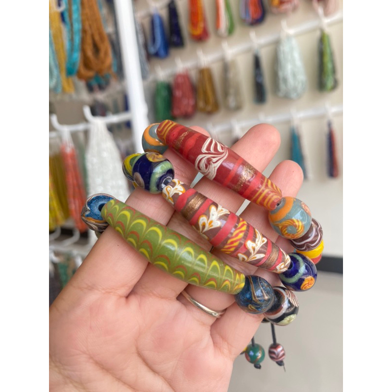 สร้อยข้อมือลูกปัดงอ / indopacific / ลูกปัดแก้ว indonesian