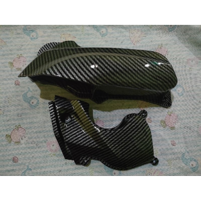 2 ชิ้นสีดําคาร์บอนฝาครอบกล่องกรอง kongan Mio j soul GT 115 Fino 115 x ขี่ 115 x ขี่ 110