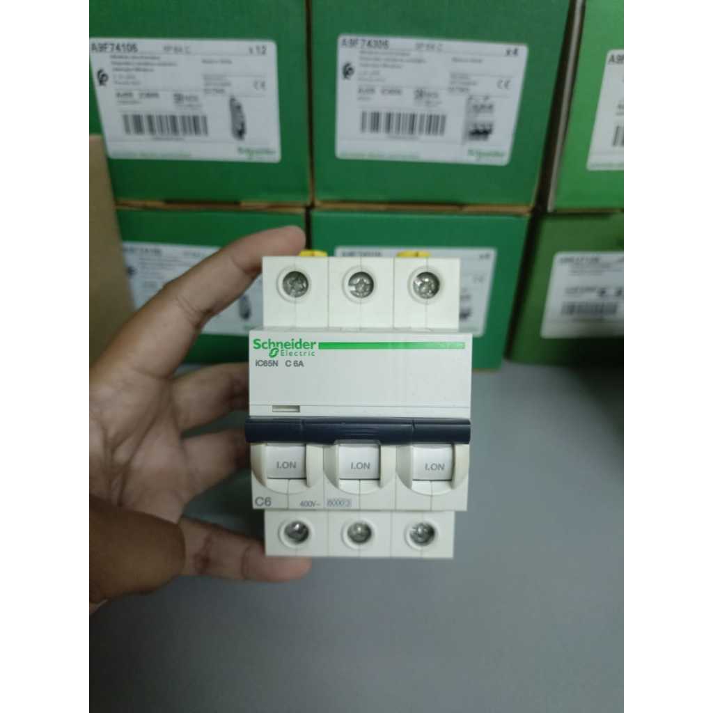 Mcb SCHNEIDER IC65N 3P 6A 6kA Curva C MCB 3P 6A 6kA