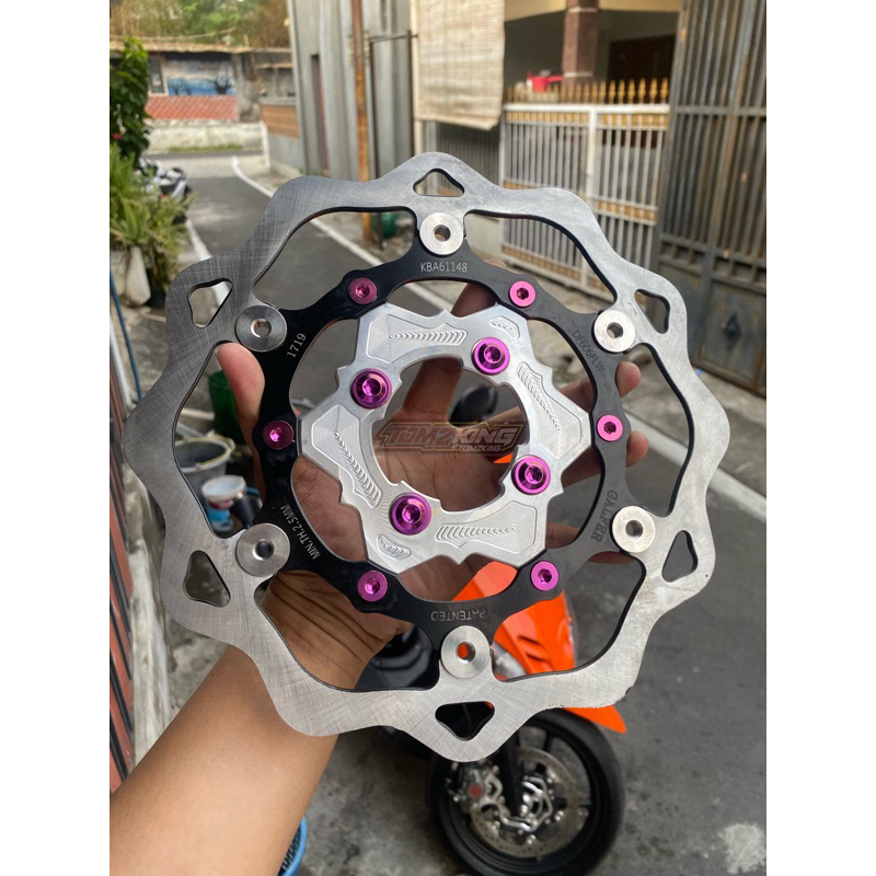 ชุดจาน Galfer และโบลต์ไทเทเนียมขายปลีก