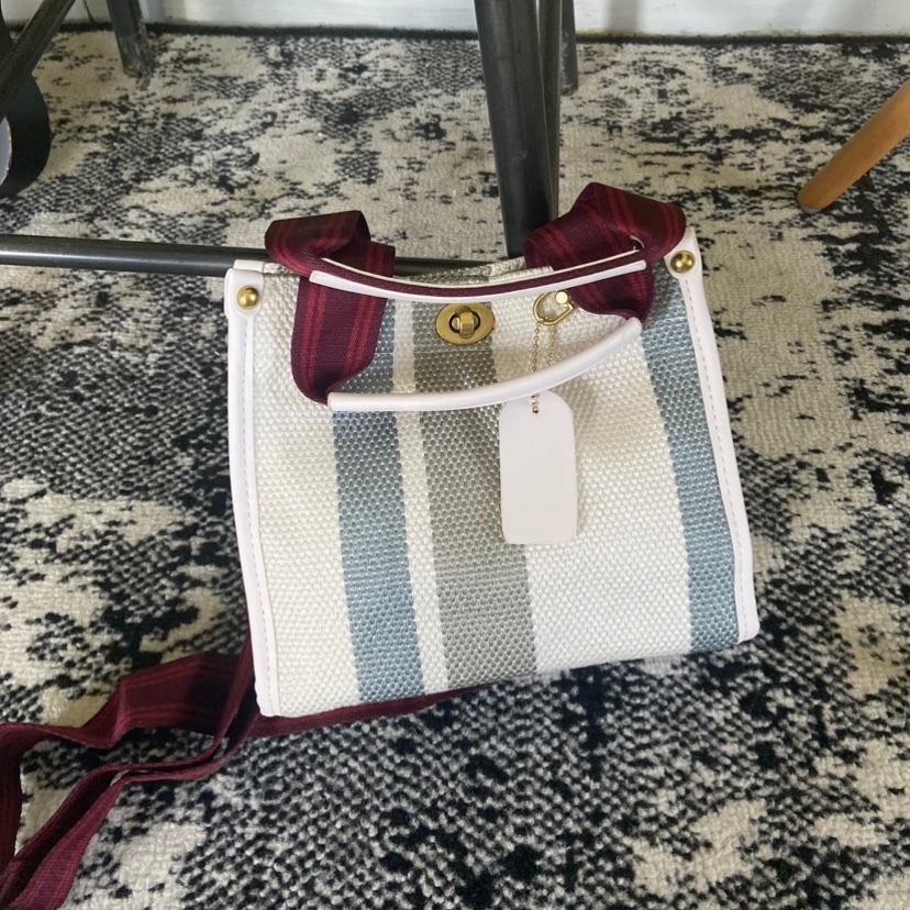 TAYLORSCLOSET - Canvas Tagged Top Handle