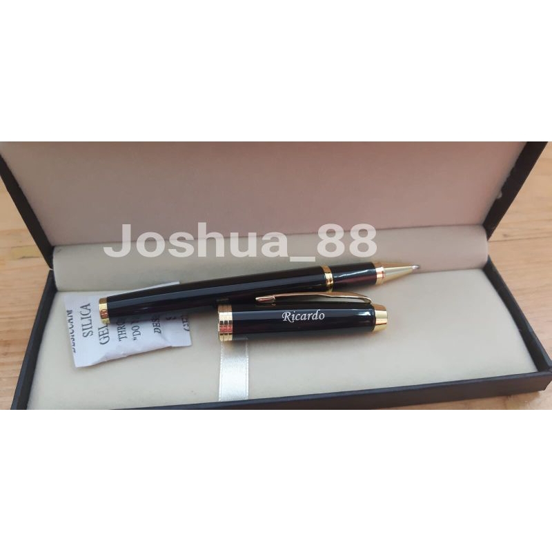 ปากกา Parker RB Black Gold Premium พร้อมชื่อ/โลโก้แกะสลักฟรี