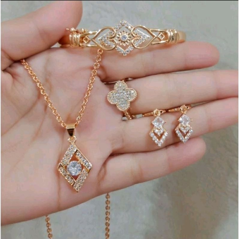ชุดอุปกรณ์เสริม BUNNY XUPING JEWELRY