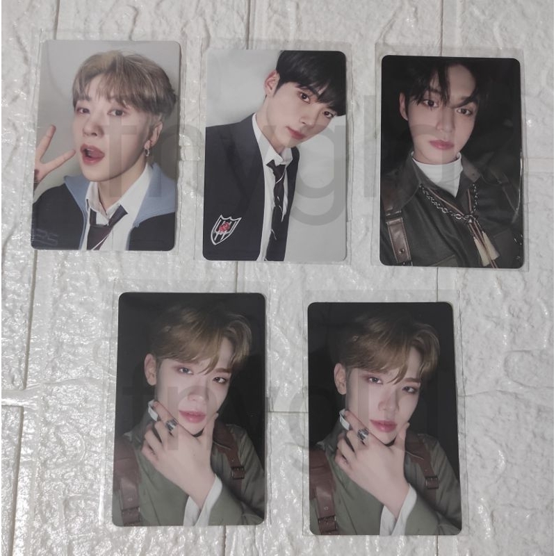 อัลบั้มอย่างเป็นทางการ photocard จุดหลอมเหลว hanbin matthew jiwoong taerae โฟโต้บุ๊คพีซี fairytale ค